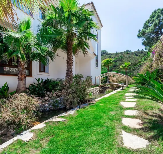 Продажа  отдельно стоящей виллы в Benahavís