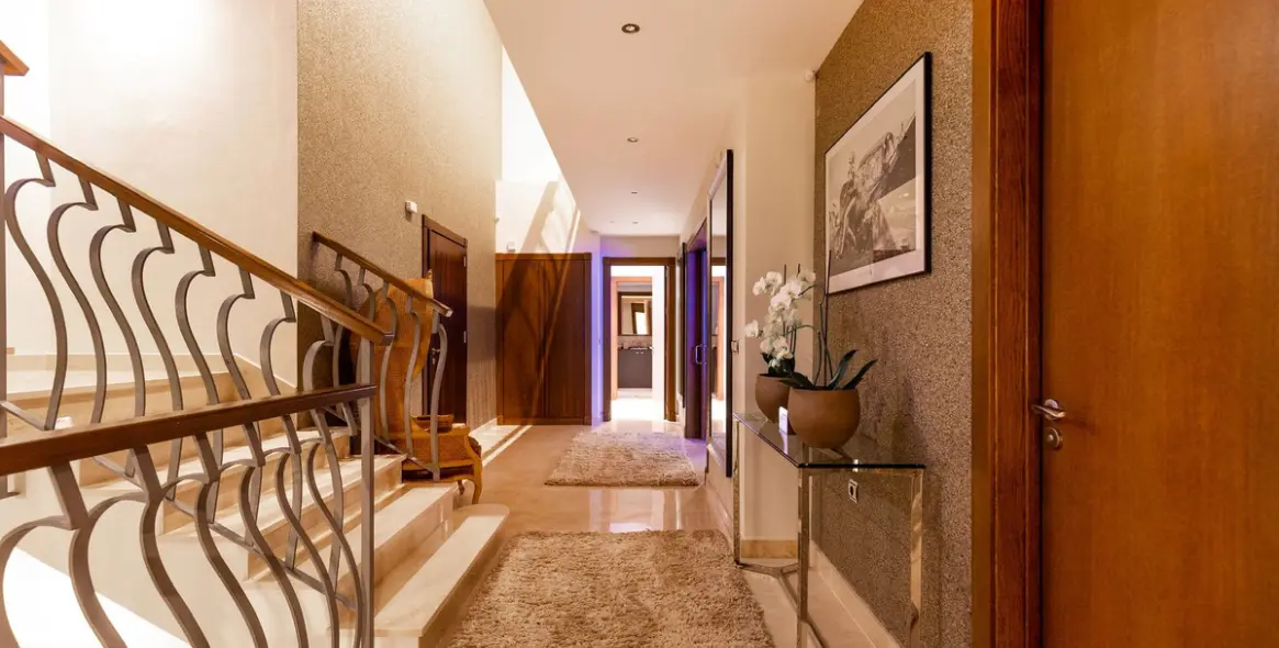 Продажа  отдельно стоящей виллы в Benahavís 17