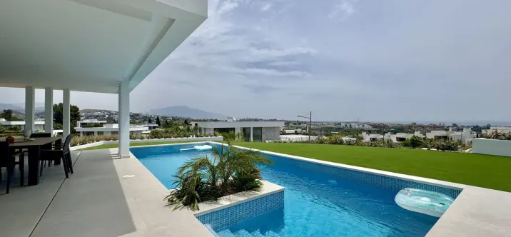 Venta de villa independiente en Cancelada 0