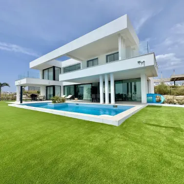 Venta de villa independiente en Cancelada