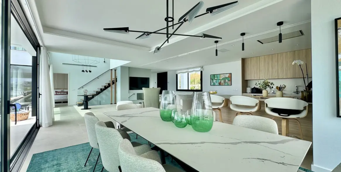 Sale of detached villa in Cancelada 8