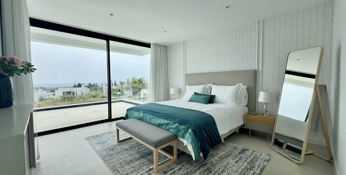 Sale of detached villa in Cancelada 25