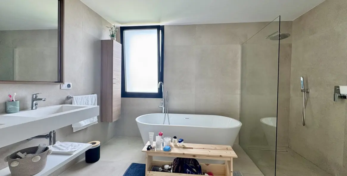 Sale of detached villa in Cancelada 29