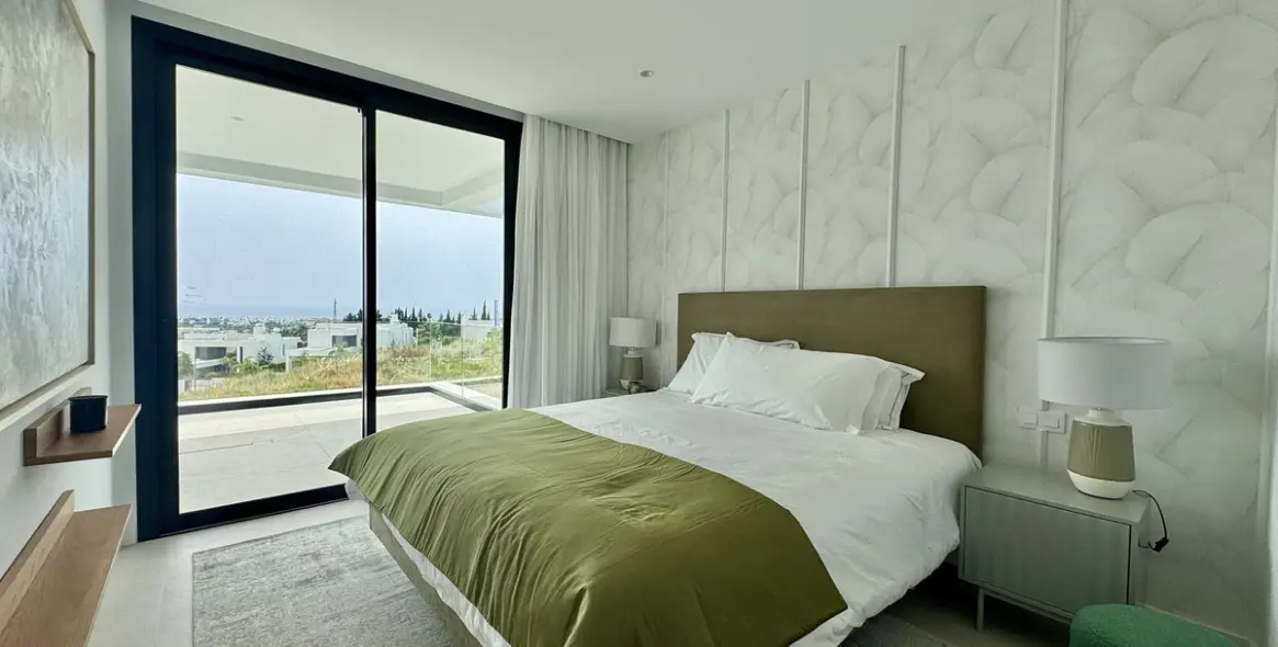 Sale of detached villa in Cancelada 30