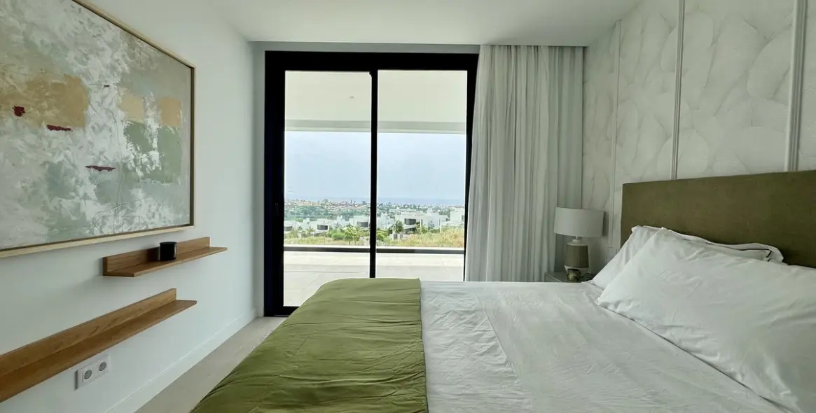 Sale of detached villa in Cancelada 31