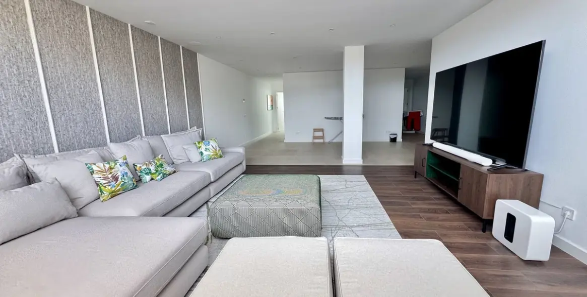 Sale of detached villa in Cancelada 43