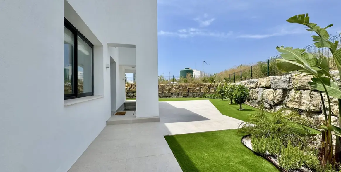 Sale of detached villa in Cancelada 49