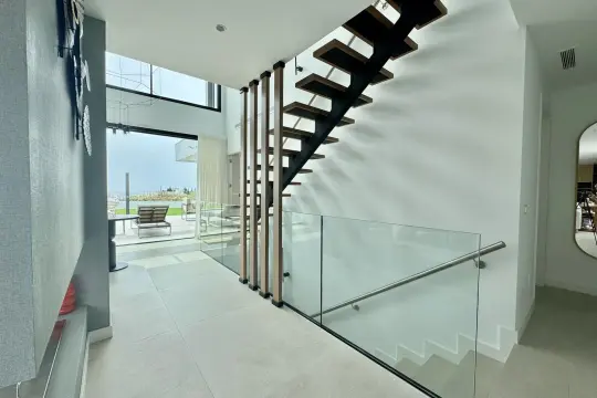 Image 3 thumb