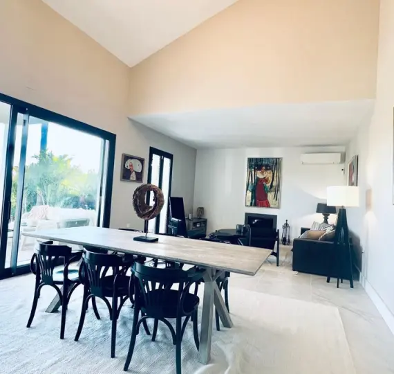 Venta de villa independiente en El Paraiso