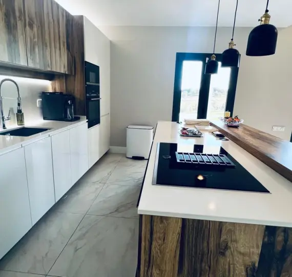 Venta de villa independiente en El Paraiso