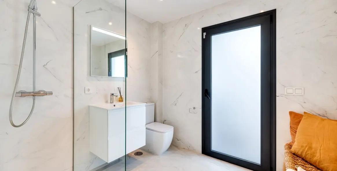 Продажа  отдельно стоящей виллы в El Paraiso 6