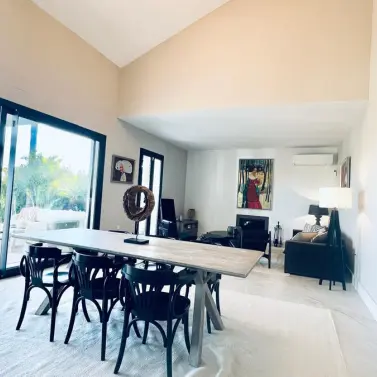 Venta de villa independiente en El Paraiso