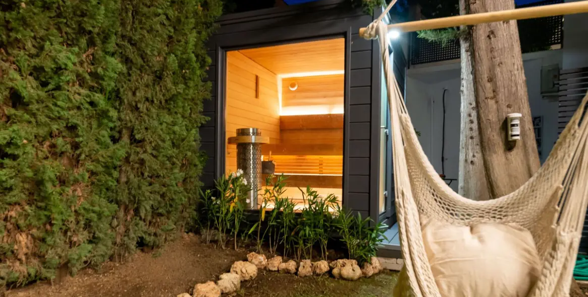 Sale of detached villa in El Paraiso 24