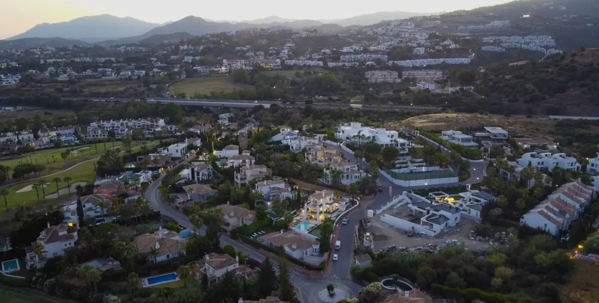 Sale of detached villa in Nueva Andalucía 3