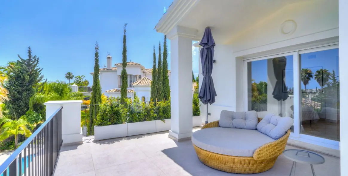 Sale of detached villa in Nueva Andalucía 8