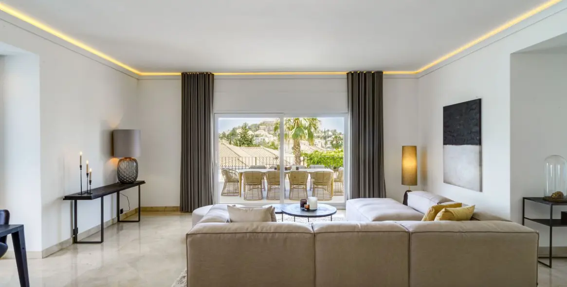 Sale of detached villa in Nueva Andalucía 12