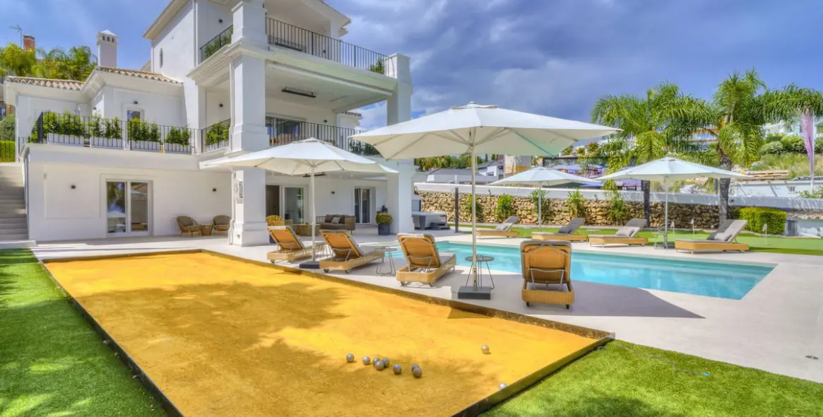 Sale of detached villa in Nueva Andalucía 16