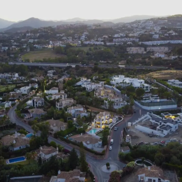 Sale of detached villa in Nueva Andalucía