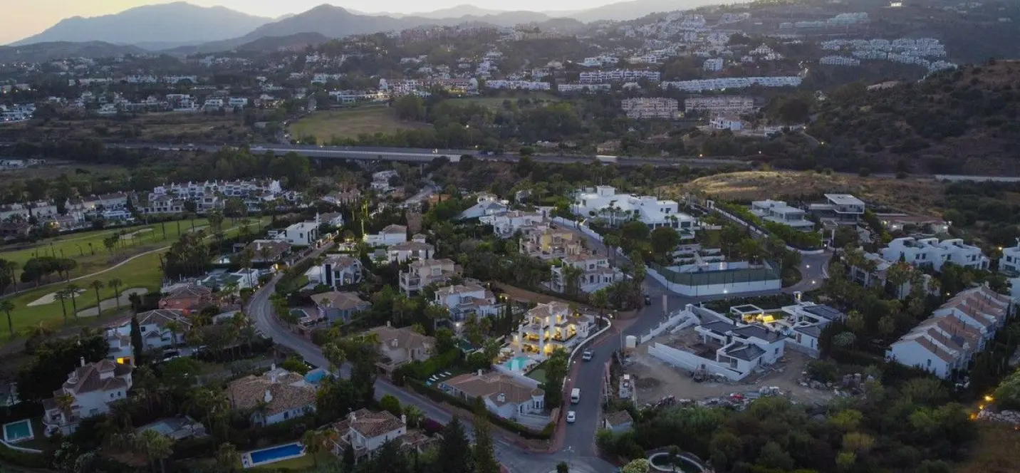 Sale of detached villa in Nueva Andalucía 1
