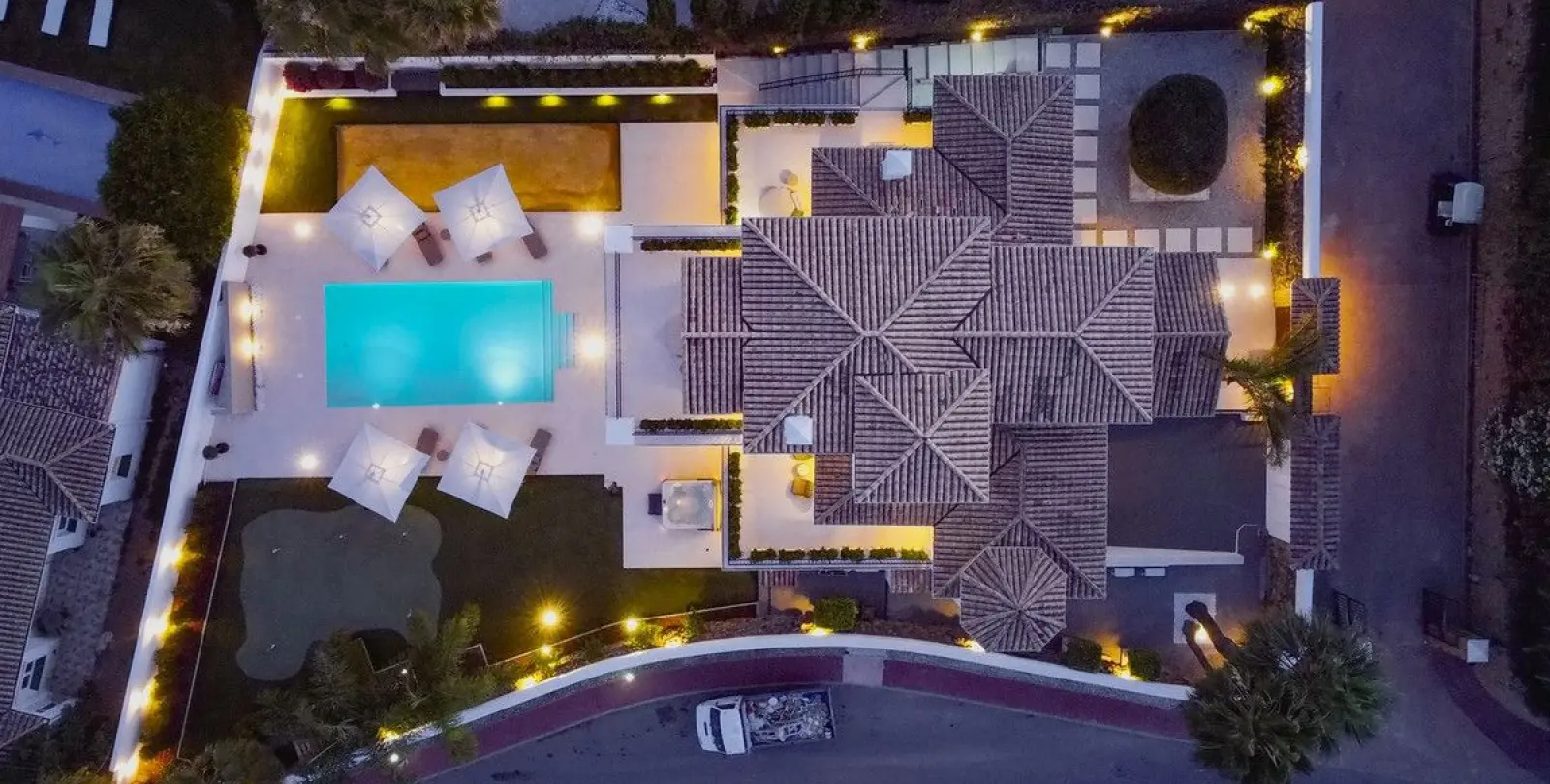 Venta de villa independiente en Nueva Andalucía 3