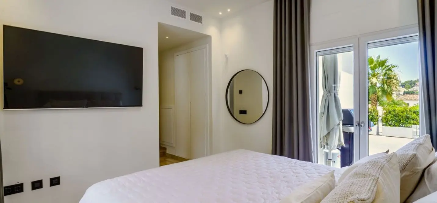 Sale of detached villa in Nueva Andalucía 3