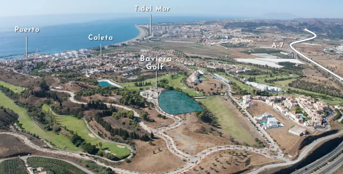 Sale of commercial plot in Caleta de Vélez 5