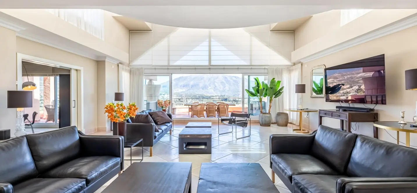 Sale of penthouse in Nueva Andalucía 4