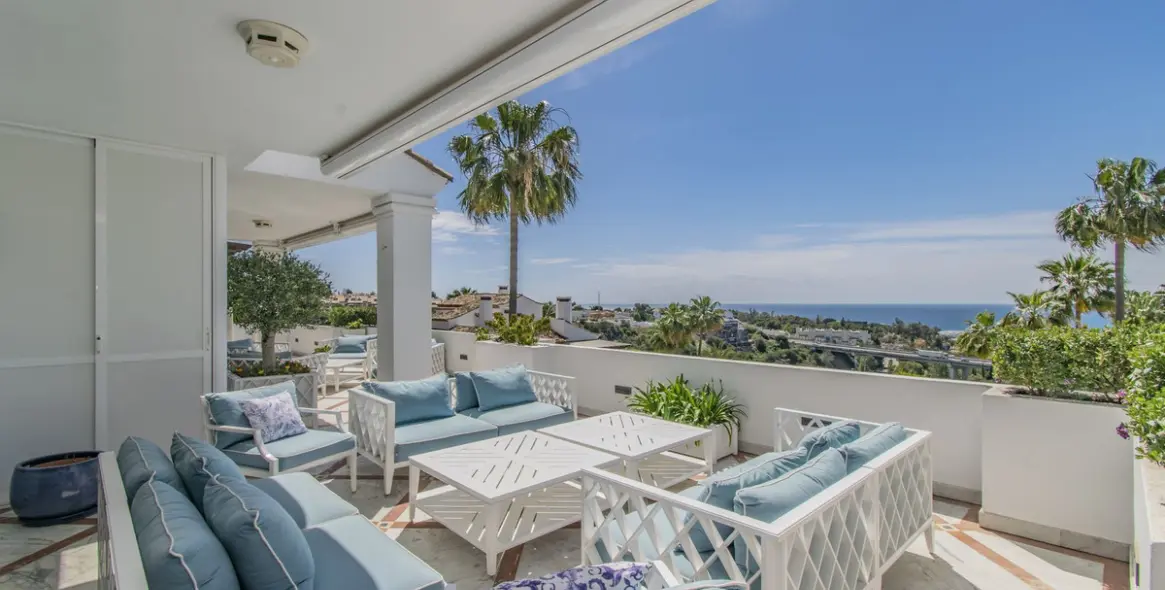 Продажа апартаментов на среднем этаже в Sierra Blanca 1