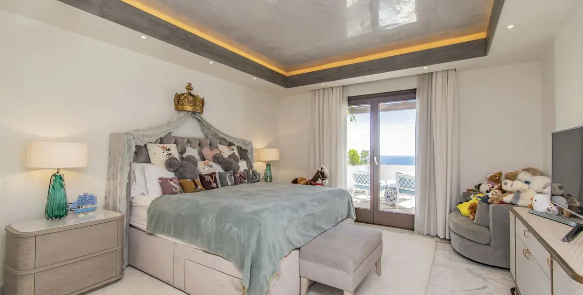 Продажа апартаментов на среднем этаже в Sierra Blanca 8