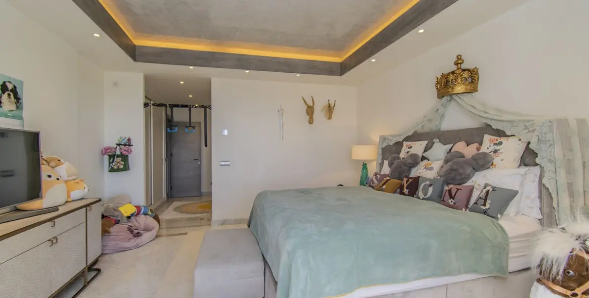 Продажа апартаментов на среднем этаже в Sierra Blanca 9