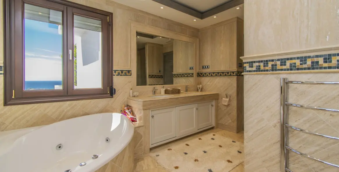 Продажа апартаментов на среднем этаже в Sierra Blanca 11