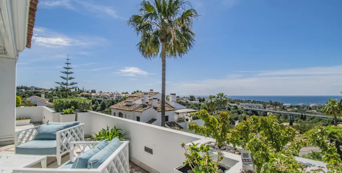 Продажа апартаментов на среднем этаже в Sierra Blanca 33