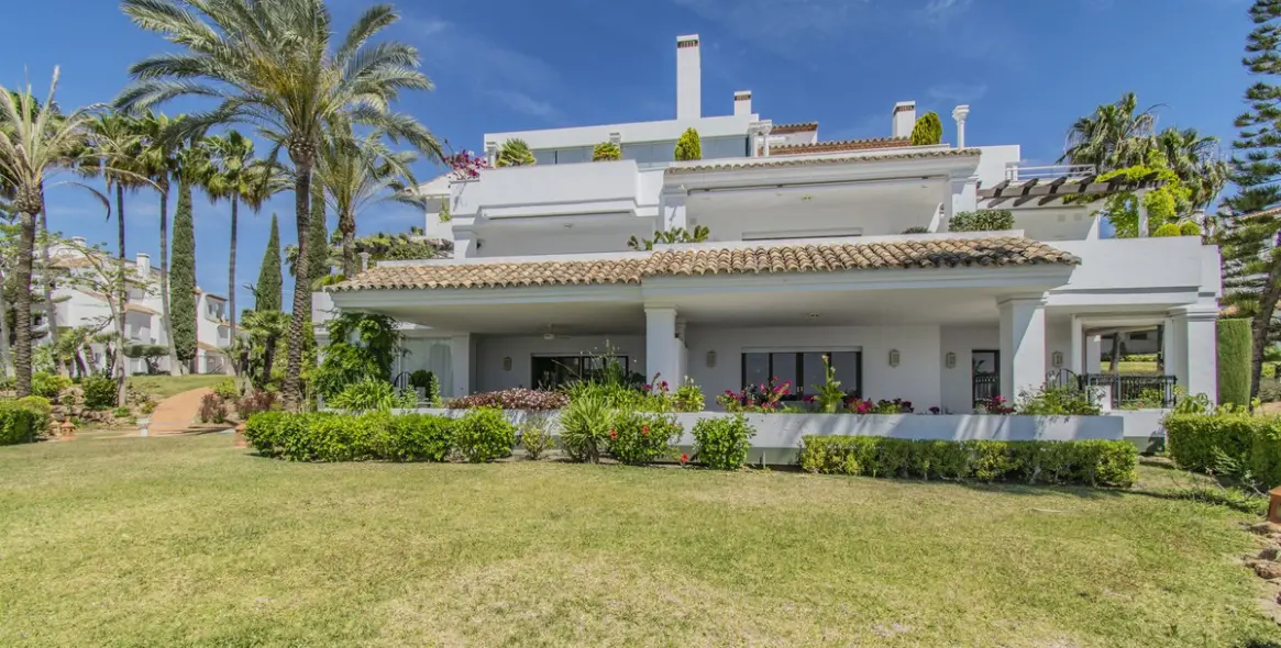 Продажа апартаментов на среднем этаже в Sierra Blanca 41