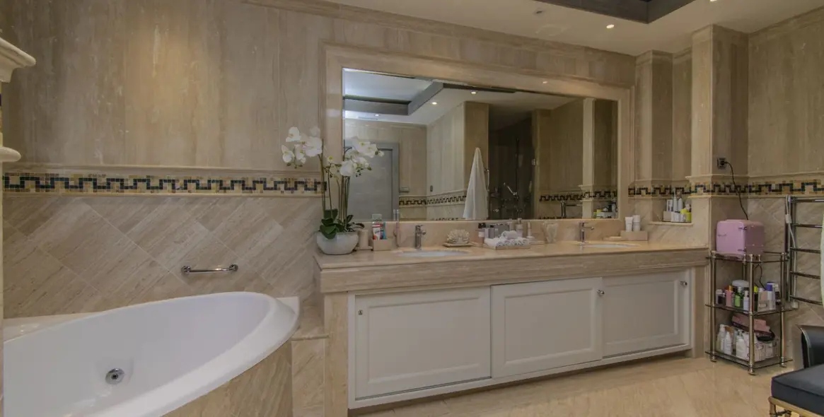 Продажа апартаментов на среднем этаже в Sierra Blanca 51