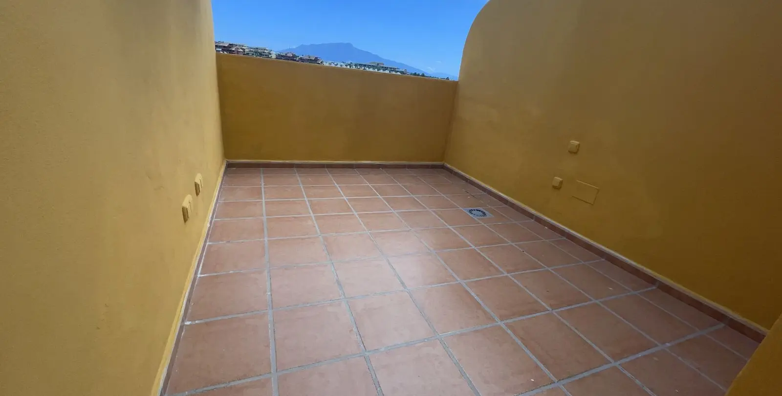 Sale of hotel in Cancelada 4