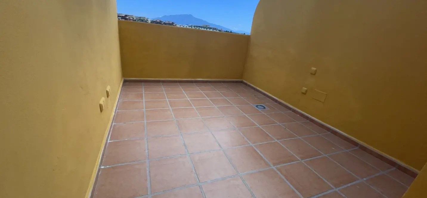 Sale of hotel in Cancelada 3