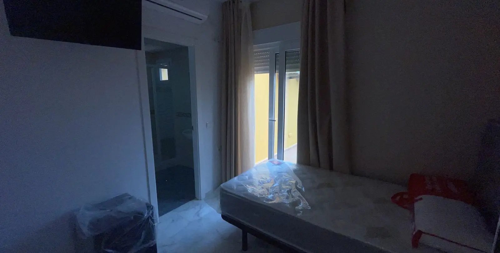 Sale of hotel in Cancelada 10