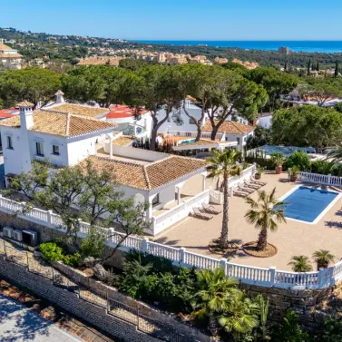 Sale of detached villa in Elviria
