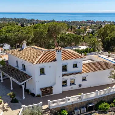 Sale of detached villa in Elviria