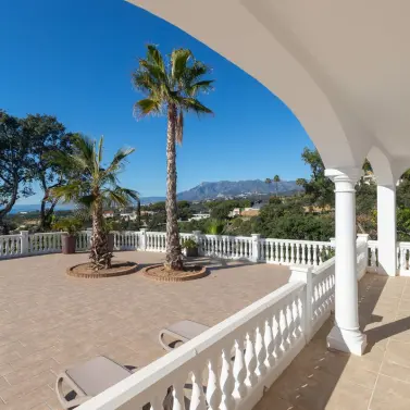 Sale of detached villa in Elviria