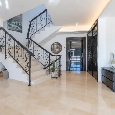 Sale of detached villa in Elviria