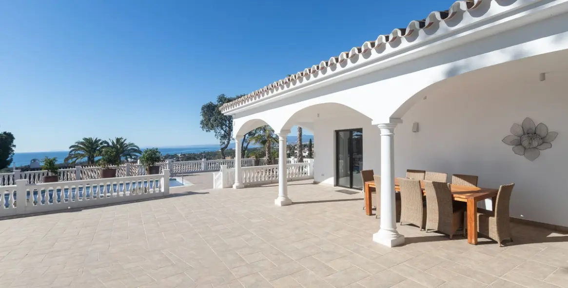 Продажа  отдельно стоящей виллы в Elviria 18