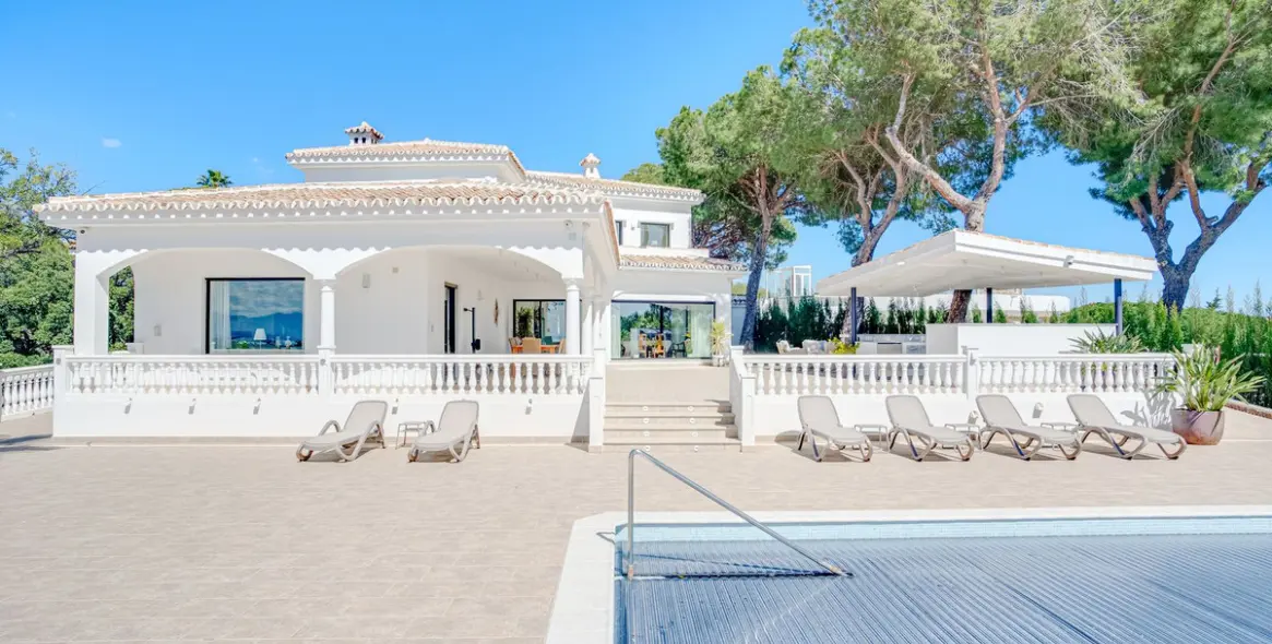 Продажа  отдельно стоящей виллы в Elviria 26