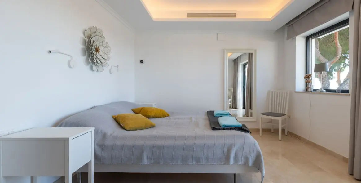Продажа  отдельно стоящей виллы в Elviria 31