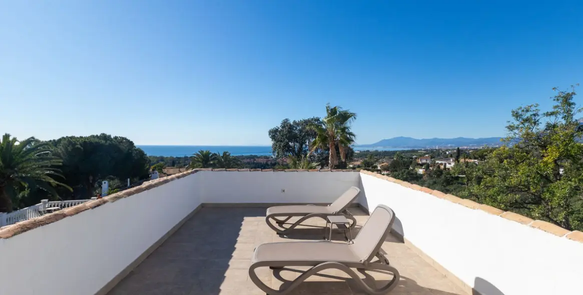 Продажа  отдельно стоящей виллы в Elviria 47