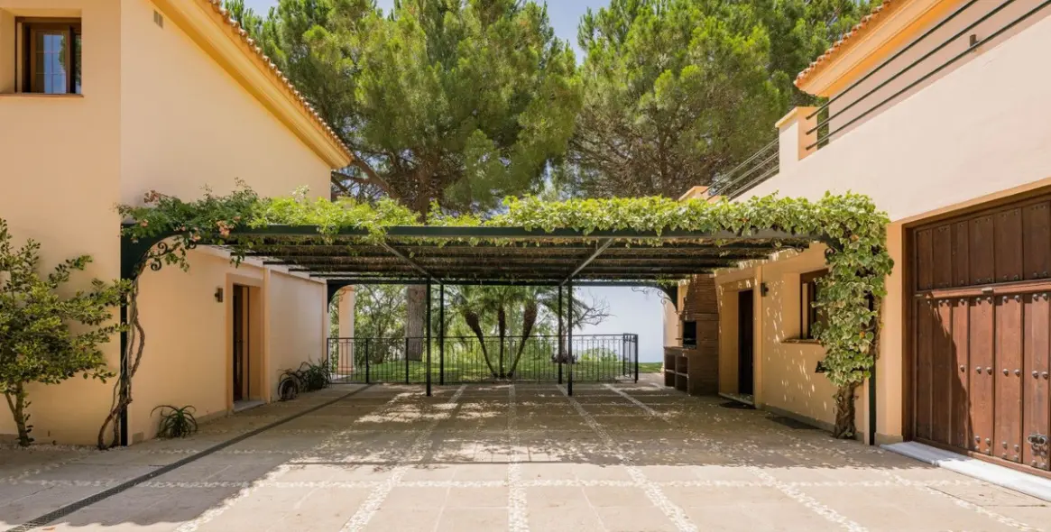 Sale of detached villa in Ojén 34