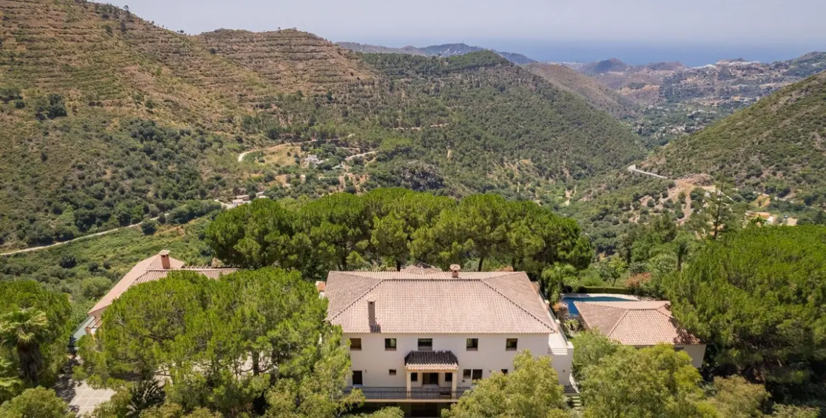 Sale of detached villa in Ojén 40
