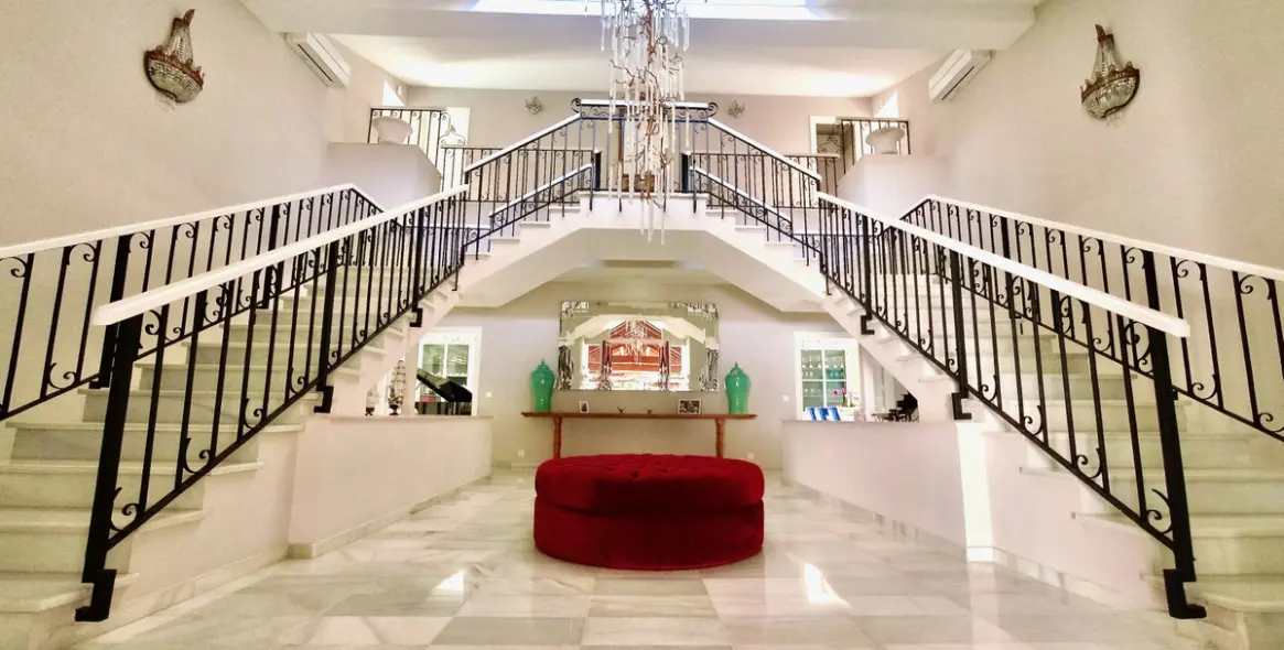 Long-term rent of detached villa in El Paraiso 2