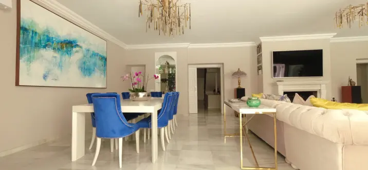 Long-term rent of detached villa in El Paraiso 4