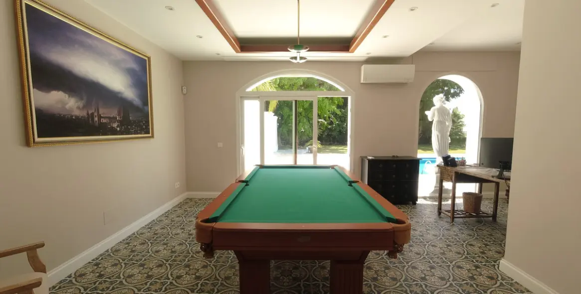 Long-term rent of detached villa in El Paraiso 13